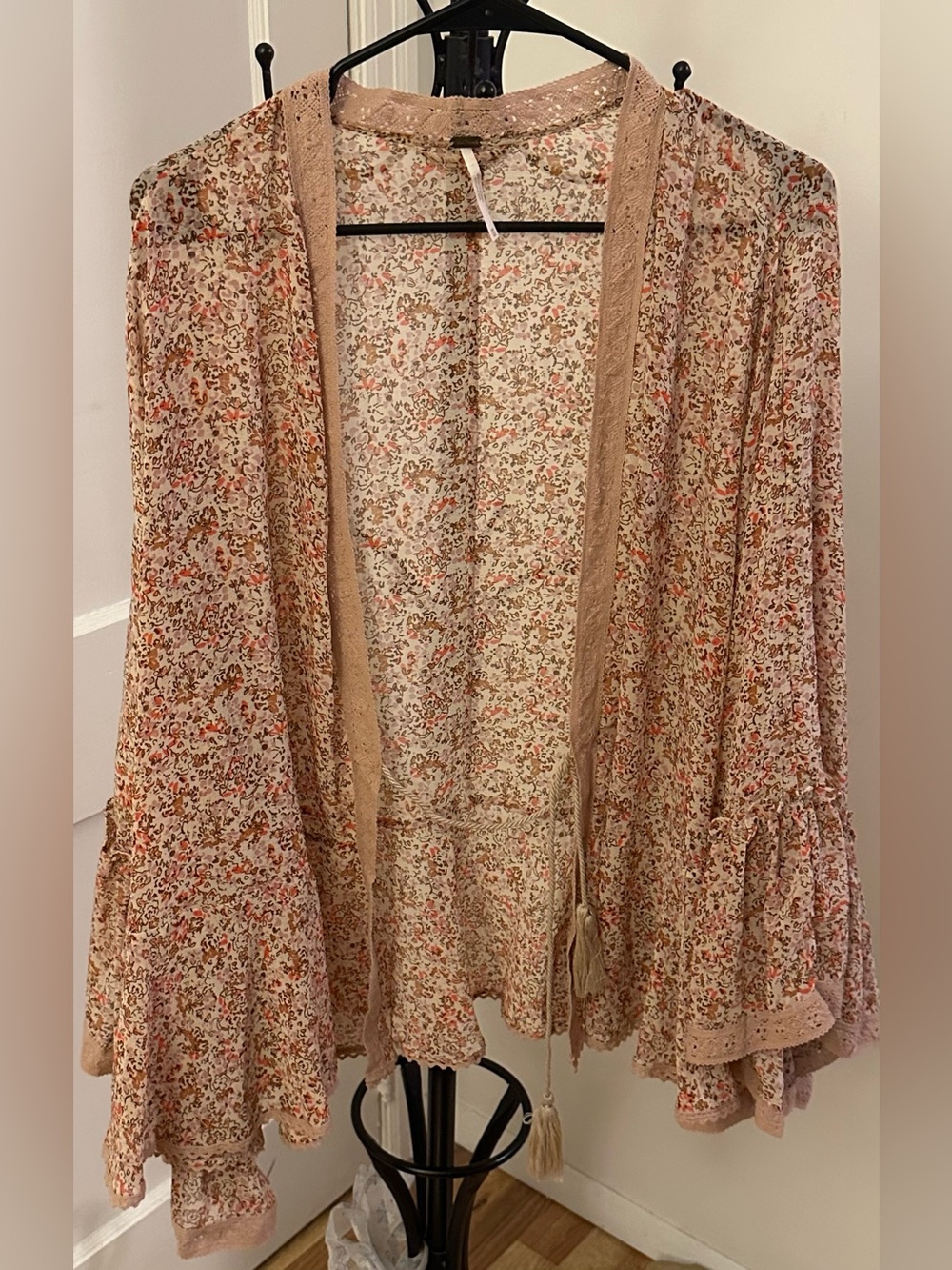Free People Floral Open-Front Tunic in Blush and Ivory Size Medium